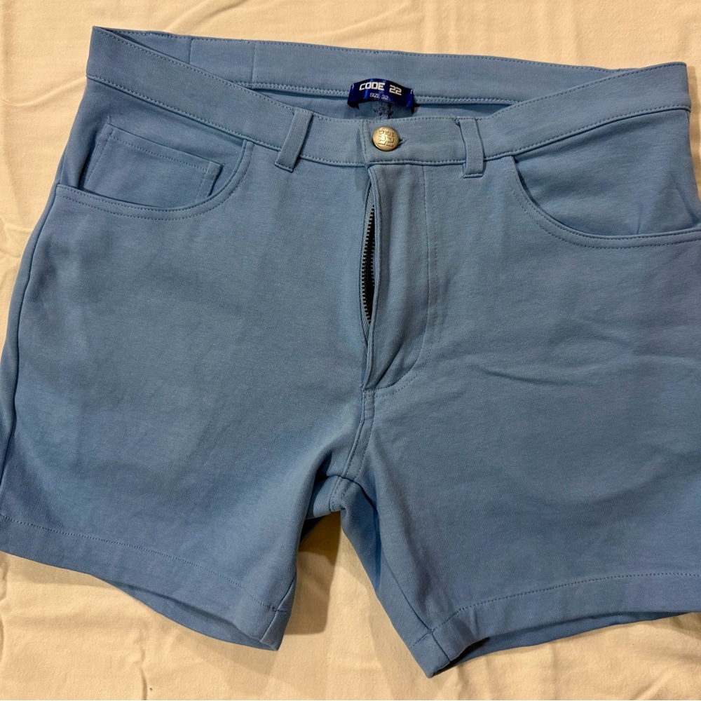 Light blue Men’s Code 22 short shorts size 32
